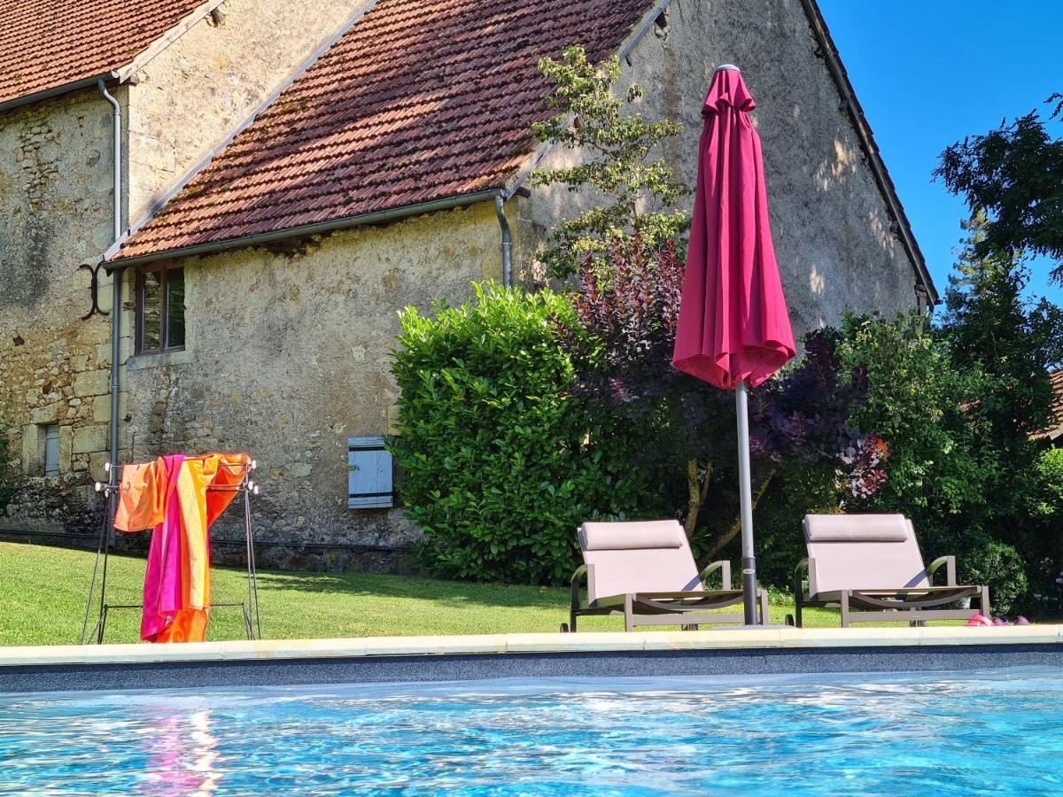 Ferme De Tayac - Charme Avec Pool Hotel Les Eyzies Exterior foto