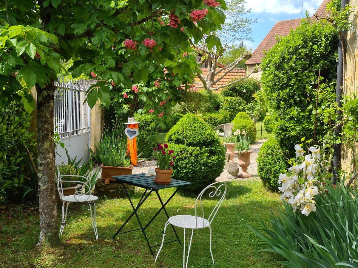 Ferme De Tayac - Charme Avec Pool Hotel Les Eyzies Exterior foto